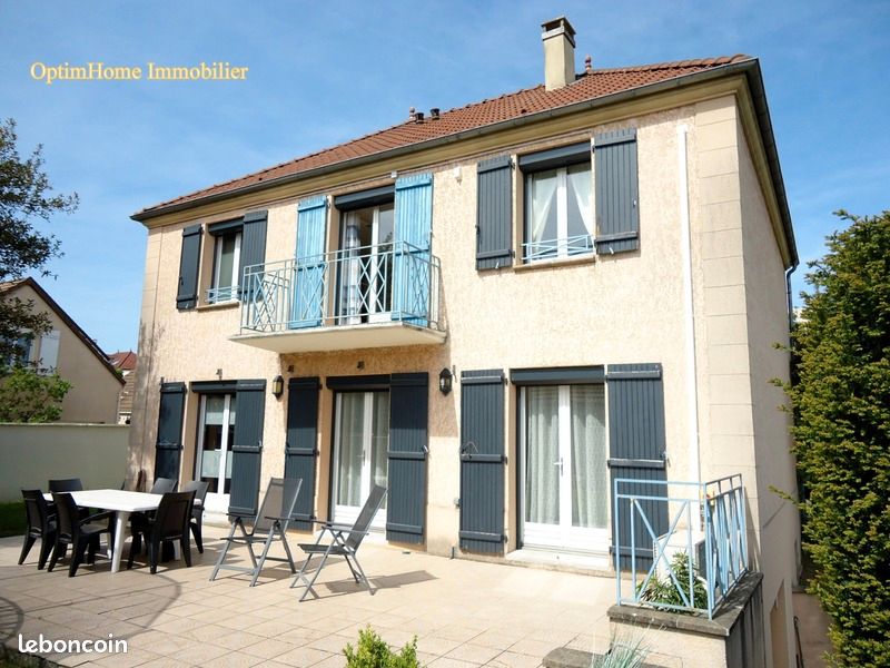 Maison 7 pièces 213 m² · à Montmagny · 213 m² · 577 500 €