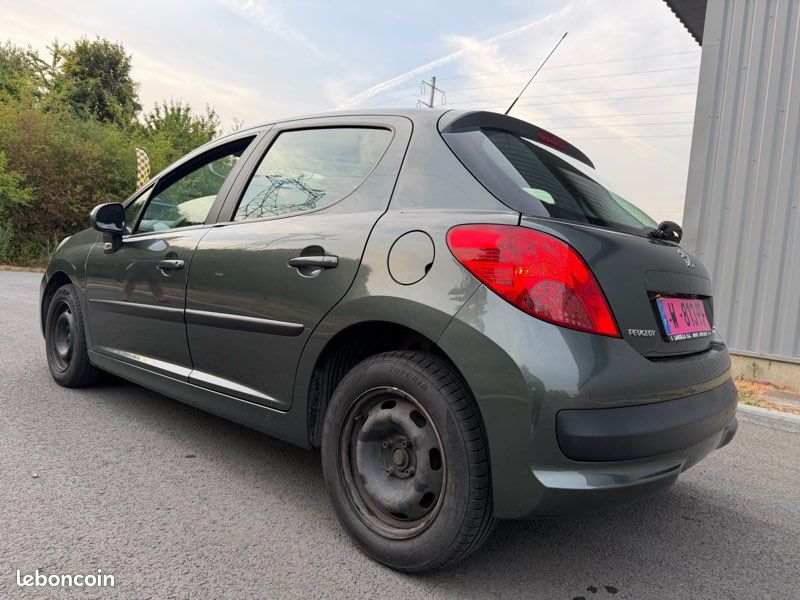 Peugeot 207 (image 2)