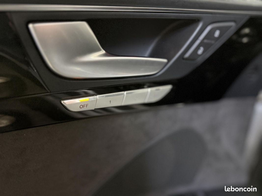 AUDI S8 PLUS 4.0 V8 TFSI 605 QUATTRO TIPTRONIC BVA - Toit ouvrant & Céramiques (image 23)