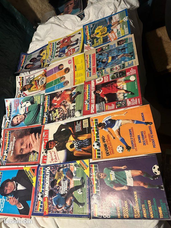 32 magazines Mondial + posters (image 2)