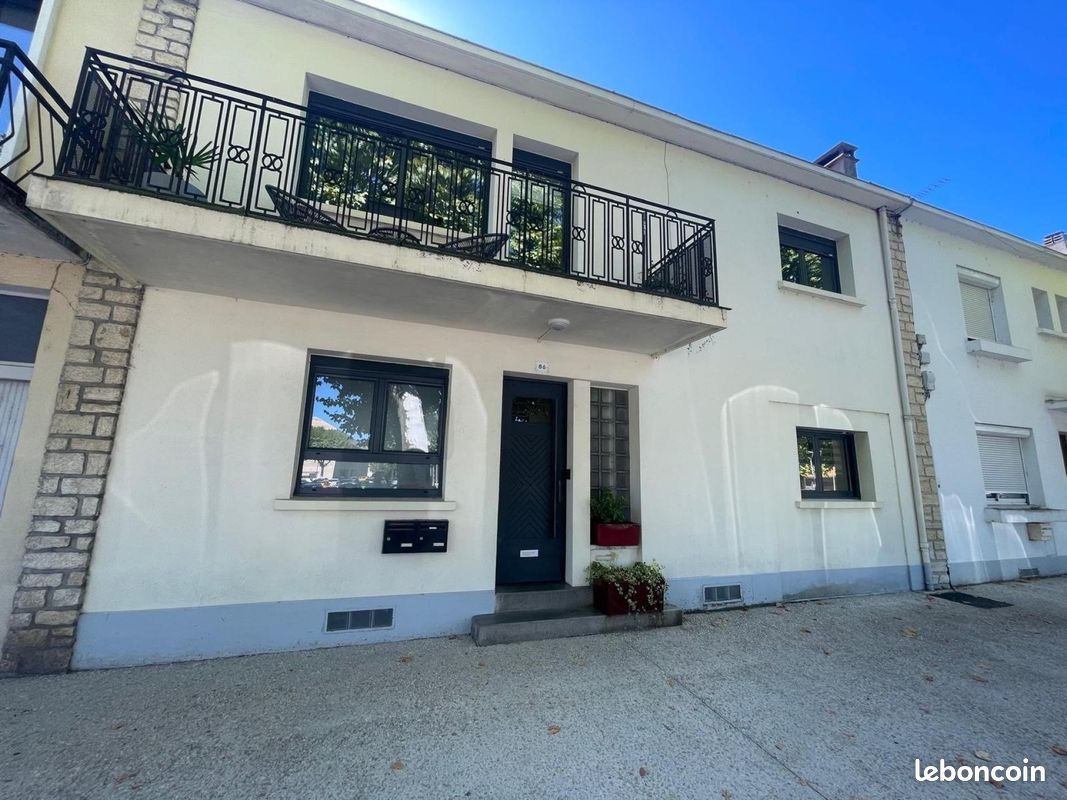 Maison 9 pièces 204 m² · à Cahors · 204 m² · 351 000 €