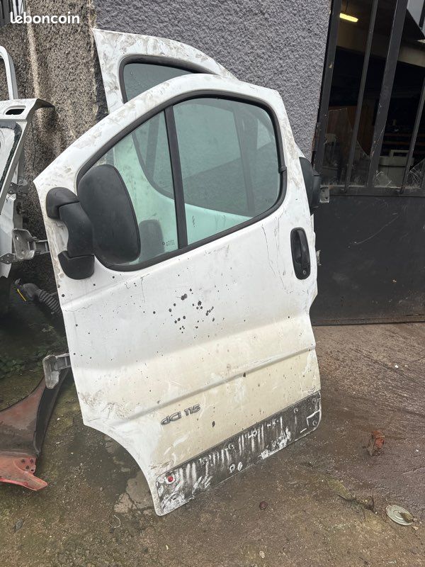 Porte avant et arrière Renault Trafic année : 2012 (image 3)