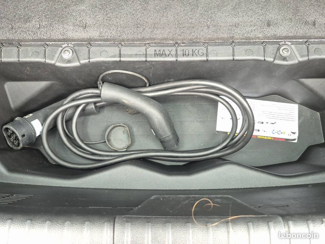 RENAULT Megane E-Tech EV40 130ch standard charge Equilibre (image 12)