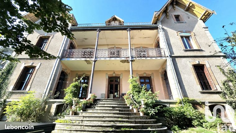 Maison 9 pièces 260 m²