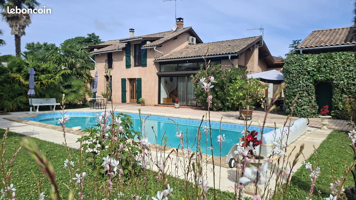 Maison 8 pièces 225 m² · à Albefeuille-Lagarde · 225 m² · 398 000 €