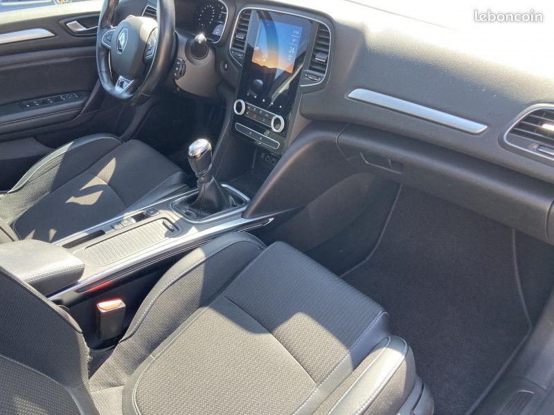 Renault MEGANE IV ESTATE 1.5 BLUE DCI 115CH INTENS + toit pano + bose (image 8)