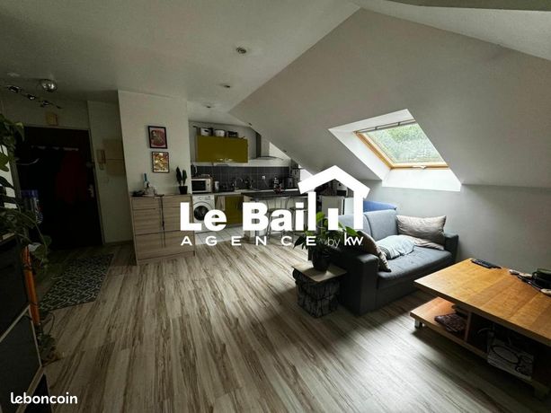 https://img.leboncoin.fr/api/v1/lbcpb1/images/7c/87/b5/7c87b5d1e9e4c91acac1e7c4cf72c101dbeb1cf8.jpg?rule=ad-image