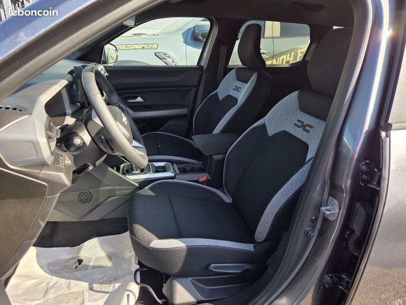 Dacia DUSTER 1.2 HYBRID-G 150CH JOURNEY 4X4 (image 6)