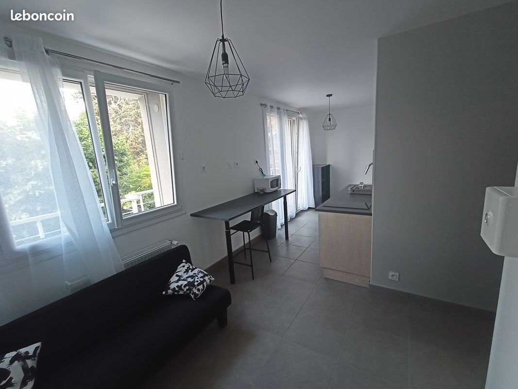 Appartement 1 pièce 20 m² · à Saint-Martin-d'Hères · 20 m² · 525 €/mois