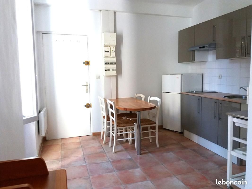 Immeuble 6 pièces 180 m² · à Le Luc · 180 m² · 335 000 €