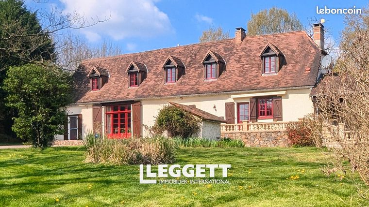 Maison 10 pièces 196 m²