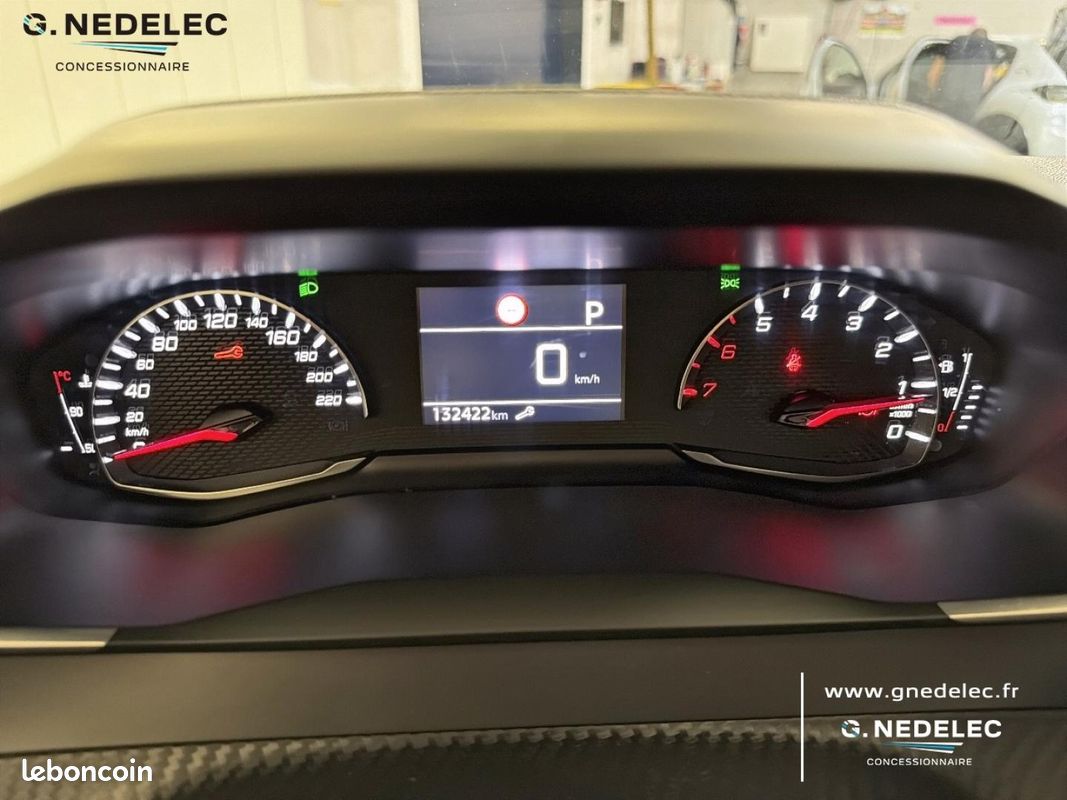 Peugeot 2008 1.5 BlueHDi 130ch S&S Active Business EAT8 (image 20)