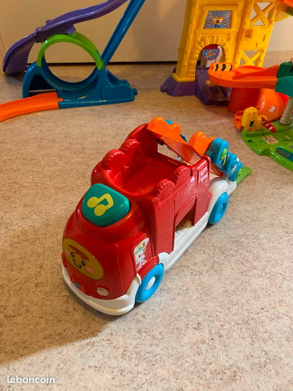 Ensemble de jeux de voiture ( circuit) + un camion gratuit (image 2)
