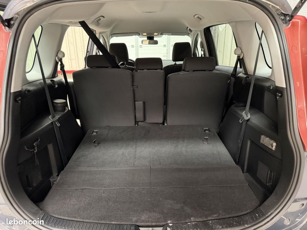 MAZDA MAZDA 5 2.0 MZR-CD 110 7PL Elégance (image 16)