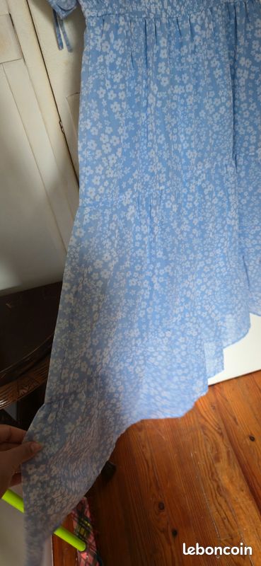 Robe à fleurs bleue à volants t42 Asos (image 9)