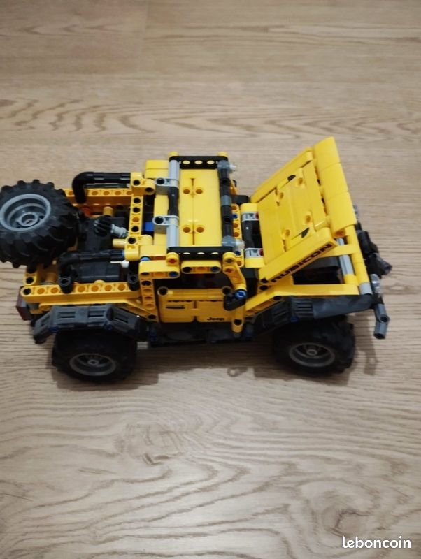 Lego technic Jeep 42122 (image 4)