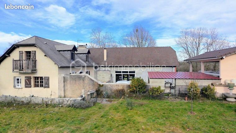 Maison 9 pièces 260 m²