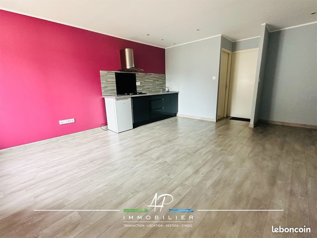 Appartement 1 pièce 28 m² · à Gray · 28 m² · 335 €