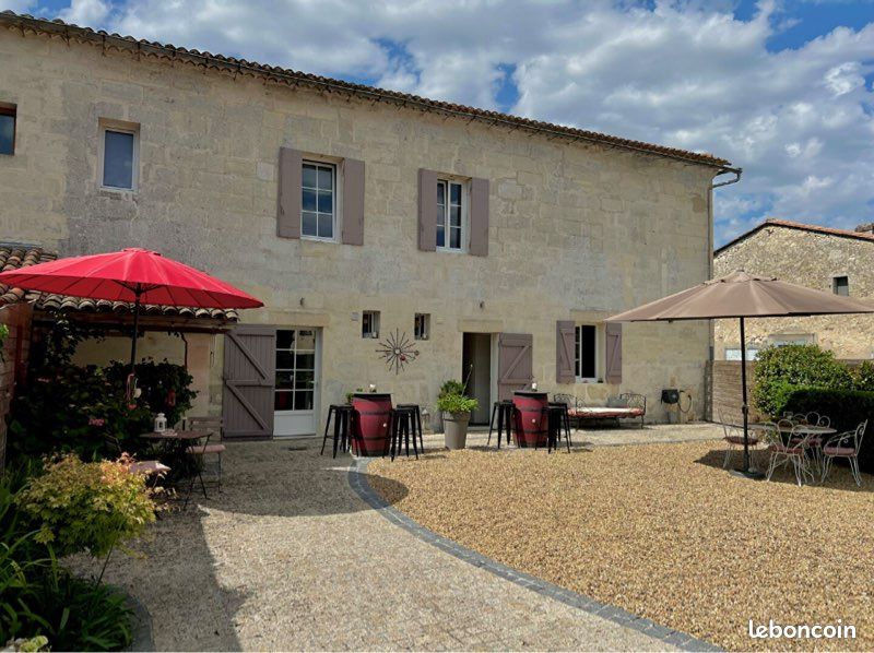 Maison 7 pièces 168 m² · à Saint-Romain-la-Virvée · 168 m² · 390 000 €