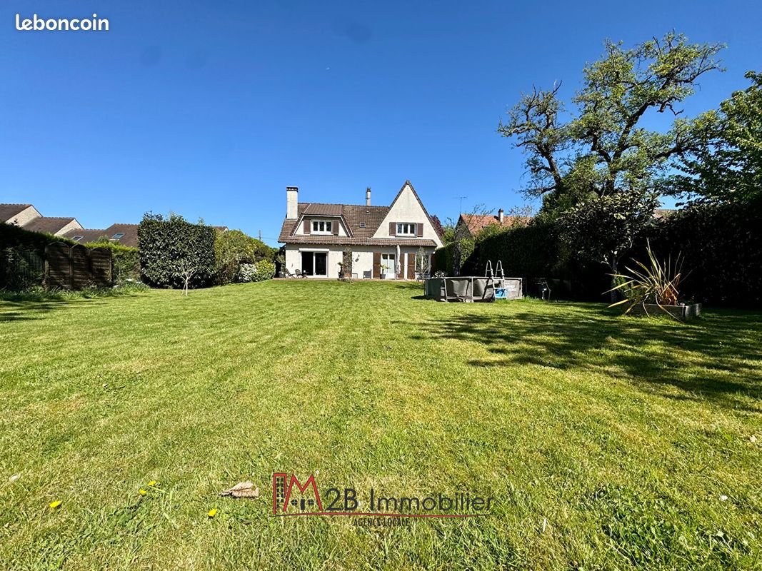 Maison 8 pièces 190 m² · à Gouvernes · 190 m² · 617 000 €