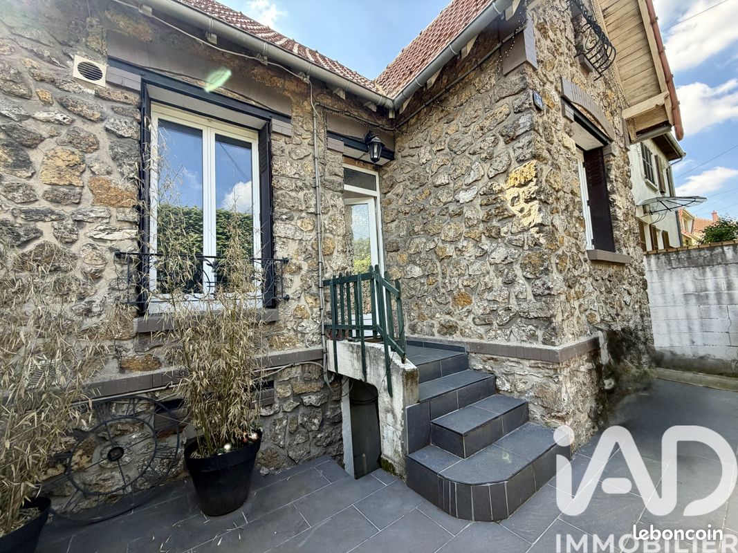 Maison 5 pièces 76 m² · à Villeneuve-le-Roi · 76 m² · 275 000 €