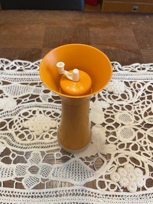 vintage Tupperware - Saupoudreuse Tamis avec reservoir gradué orange