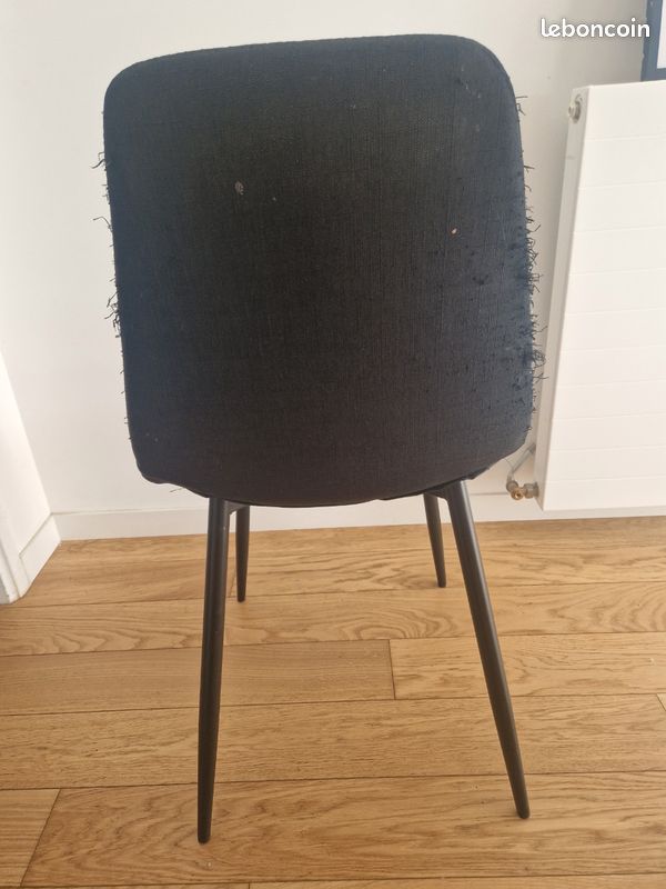 Chaises noires (image 3)
