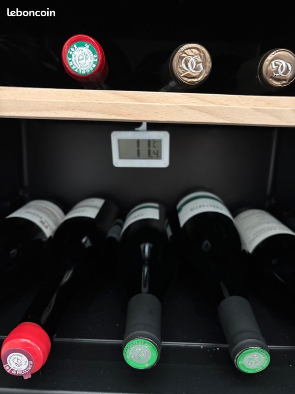 Cave à vin Climadiff 56 bouteilles – défaut 2 zones, refroidit – à venir chercher (image 4)