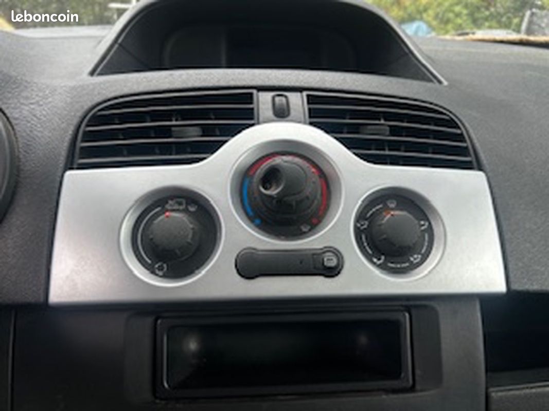 RENAULT Kangoo EXPRESS 1.5 DCI 75 STE GENERIQUE (image 17)