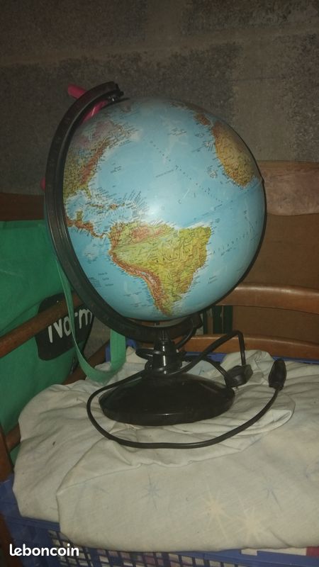 Globe terrestre (image 1)