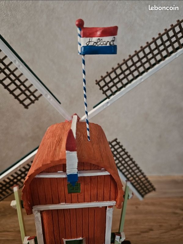 Moulin à vent hollandais lumineux et animé (image 3)