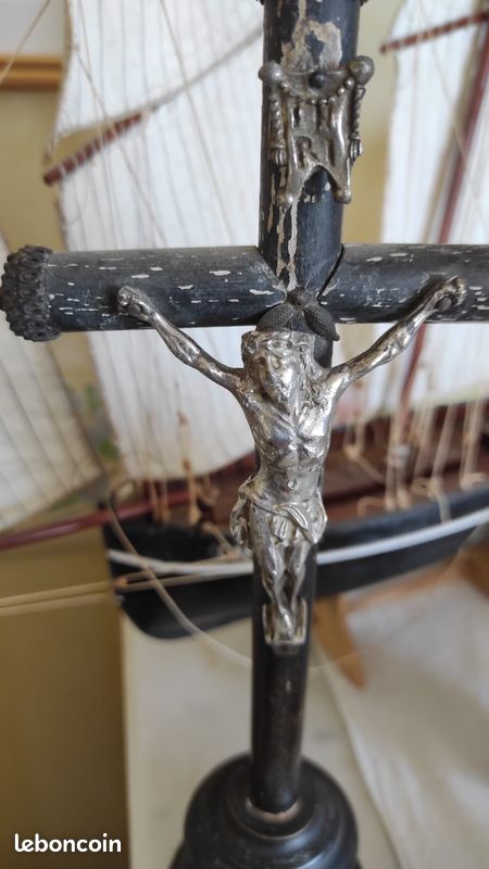 Grand crucifix Napoléon III bois métal (image 2)