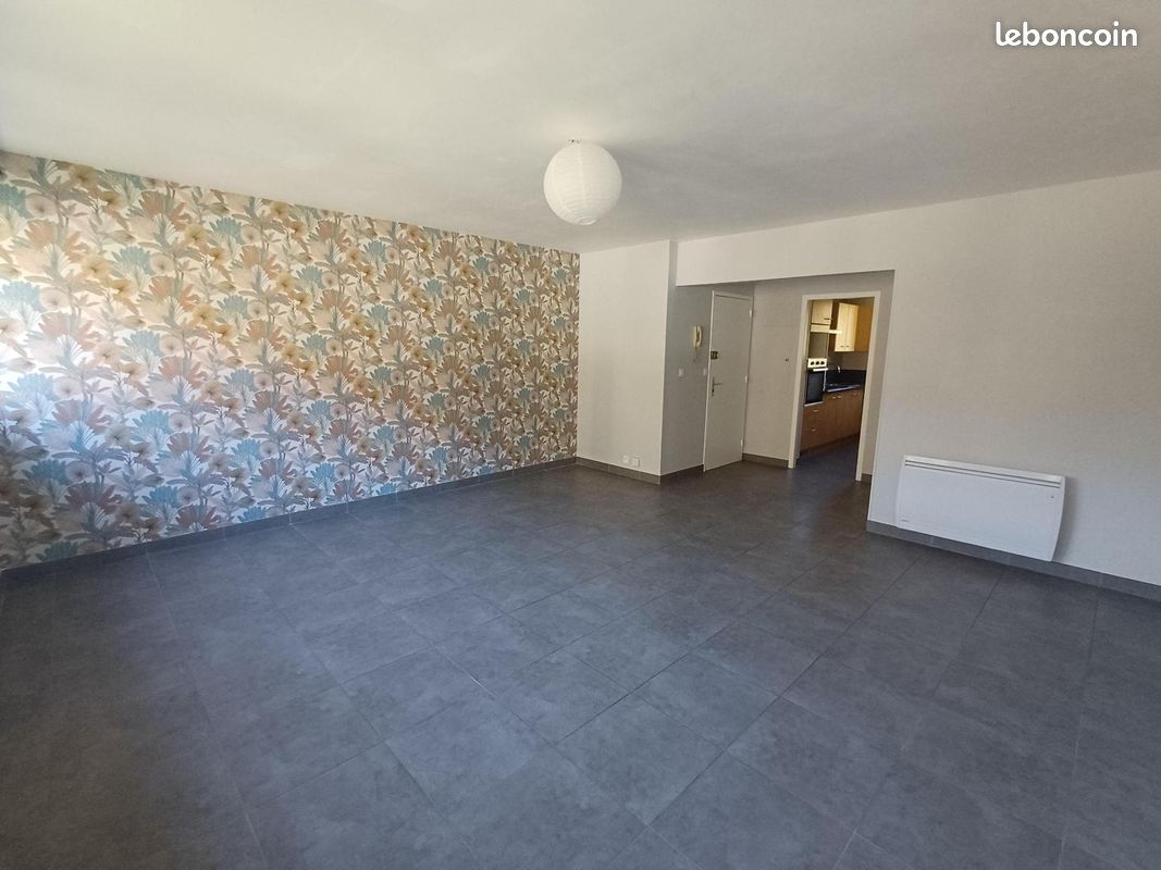 Appartement 4 pièces 80 m² · à Millau · 80 m² · 825 €/mois