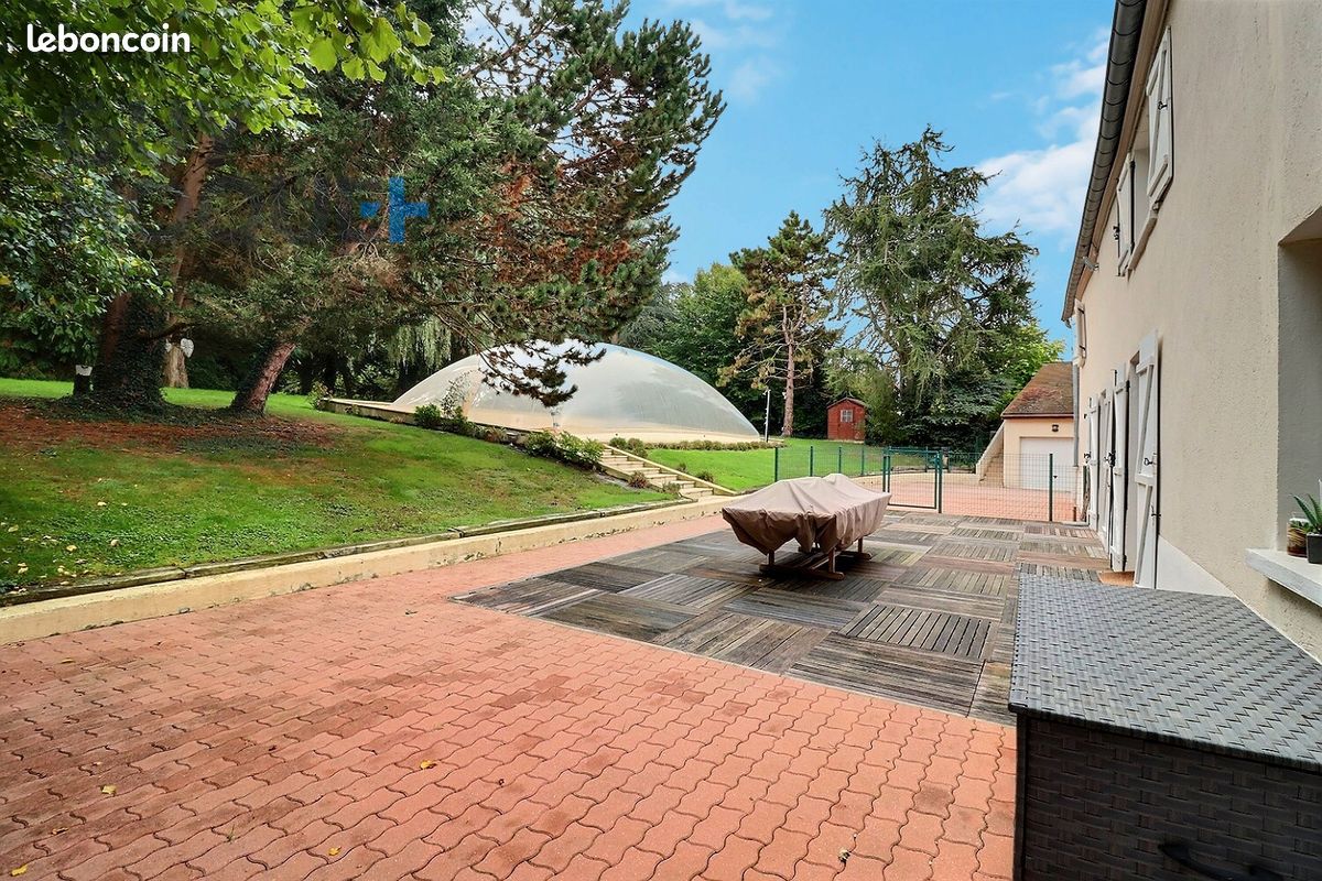Maison 8 pièces 350 m² · à Coulommiers · 350 m² · 415 000 €
