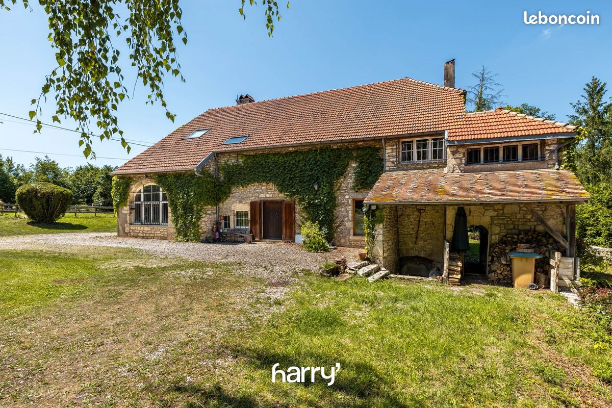Maison 10 pièces 350 m² · à Moncey · 350 m² · 435 000 €
