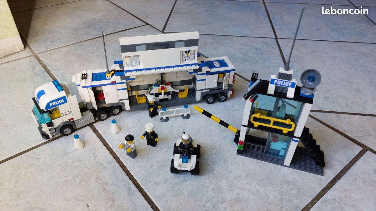 Lego City Police 7743 Le Camion De Police Lego City 7743