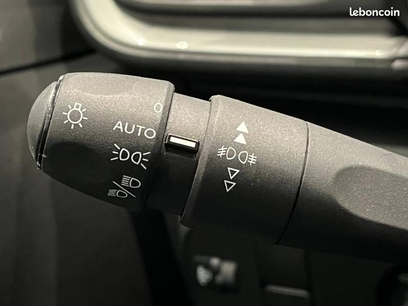 Citroen C3 Essence 83 C-Series GPS Radar Recul CarPlay Clim Auto 1ère main (image 24)