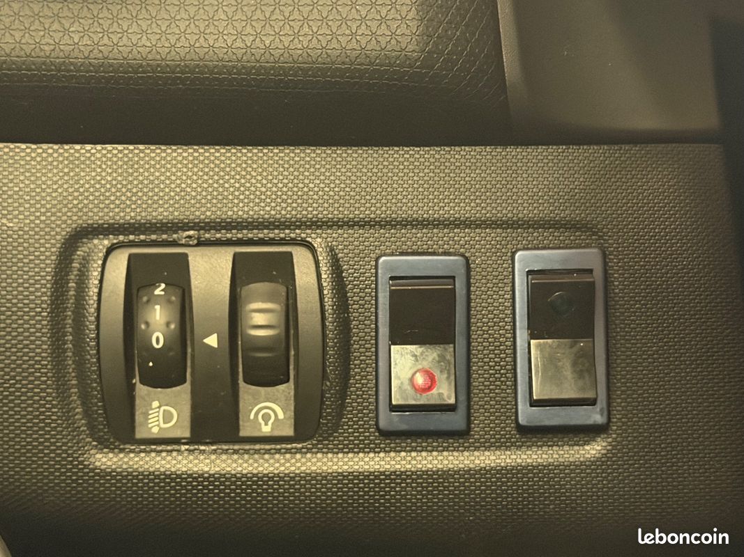 Renault clio 1.5 dci 75 ch / bluetooth/gps (image 20)