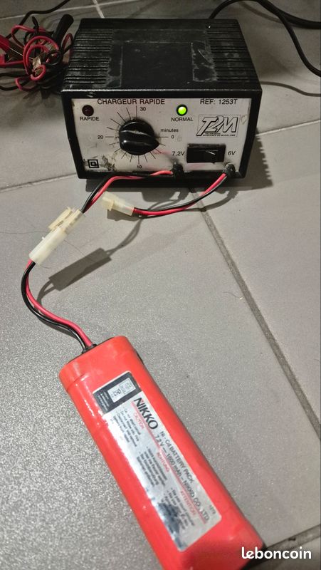 Piles, batteries et accus pour les voitures télécommandées