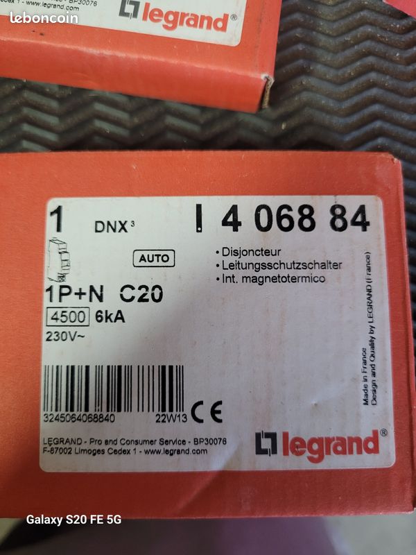 Disjoncteur 20A (image 2)