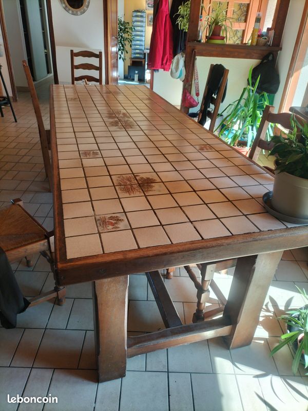 Table (image 3)