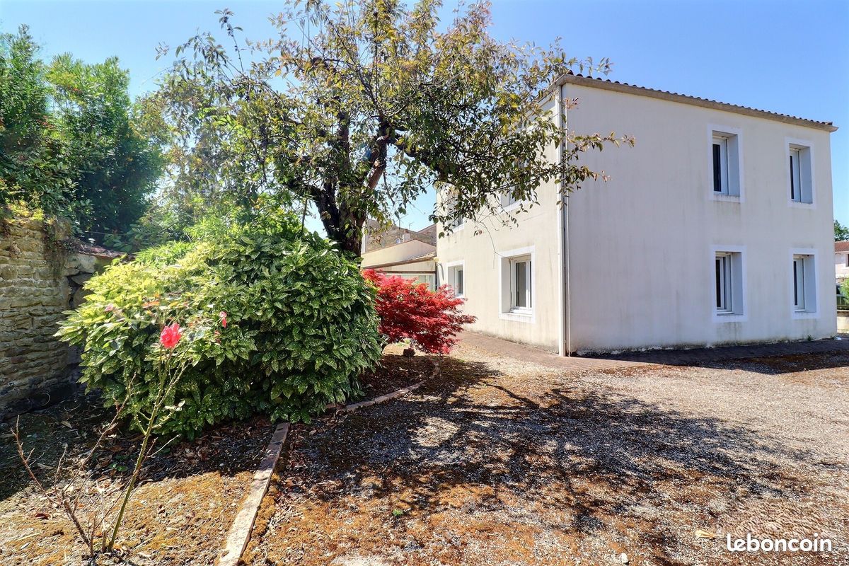 Maison 6 pièces 160 m² · à Saint-Pierre-la-Noue · 160 m² · 299 000 €
