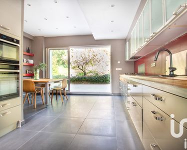 Maison 1 300 000 € - 372 m²