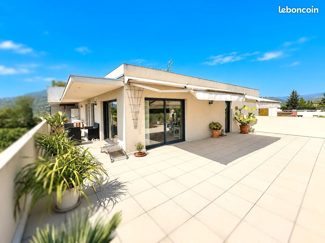 Maison 4 pièces 117 m² · à La Roquette-sur-Siagne · 117 m² · 649 000 €