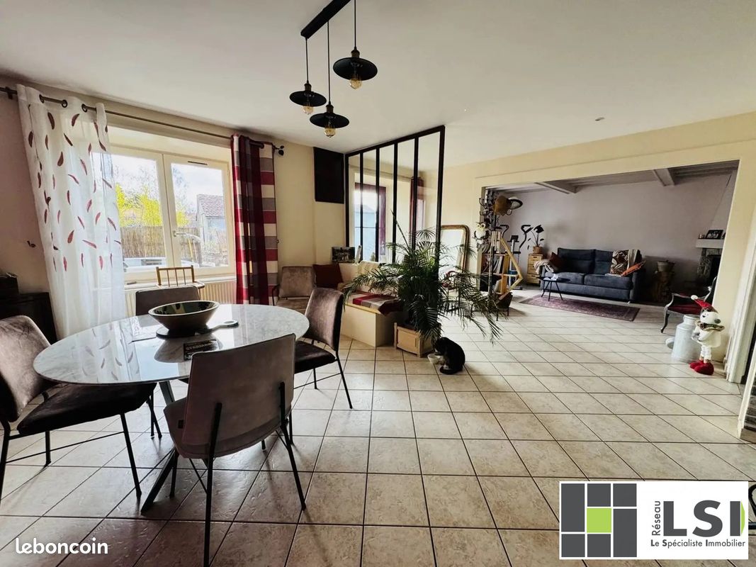 Maison 7 pièces 176 m² · à Saint-Christophe-d'Allier · 176 m² · 218 000 €