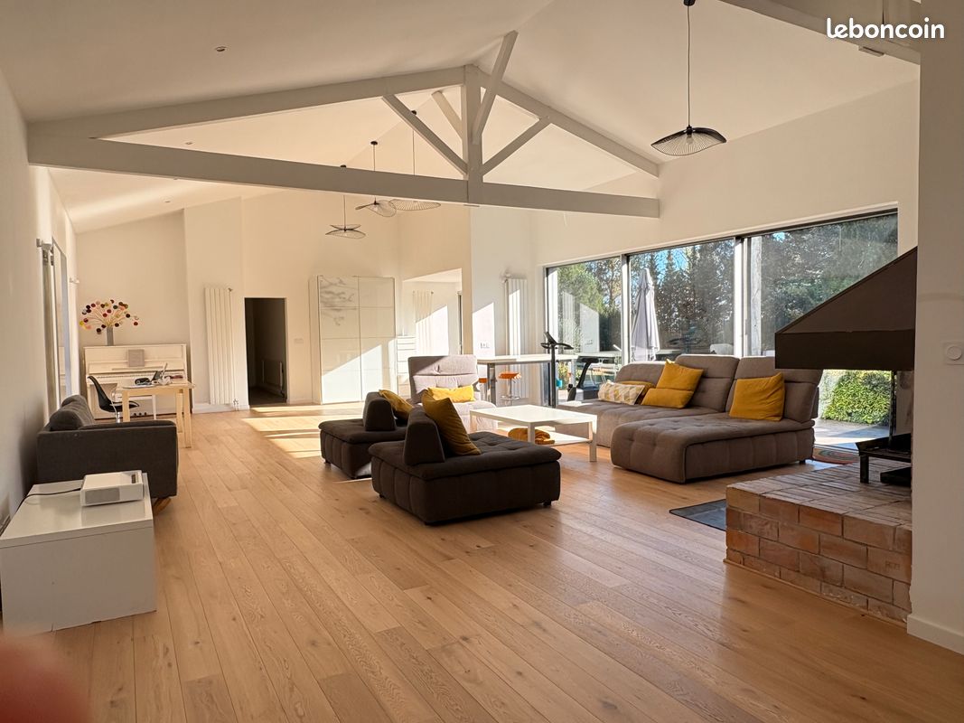 Maison 5 pièces 217 m² · à Vigoulet-Auzil · 217 m² · 749 000 €