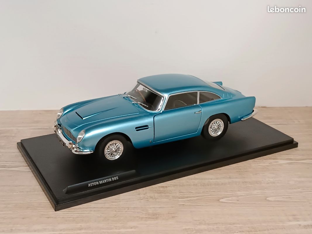 Aston Martin DB5 1964 - Solido 1/18
