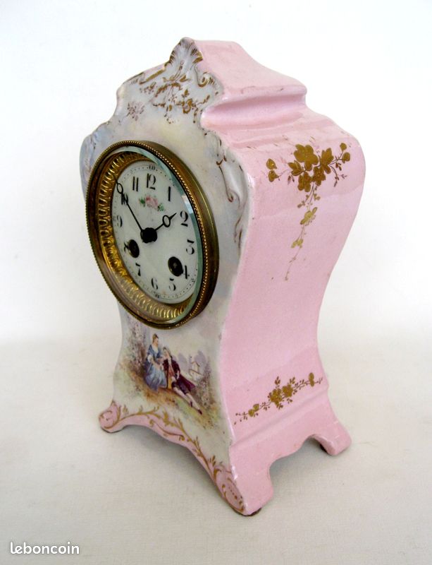 Révisée Petite pendule romantique céramique faïence 19 ème siècle (image 3)