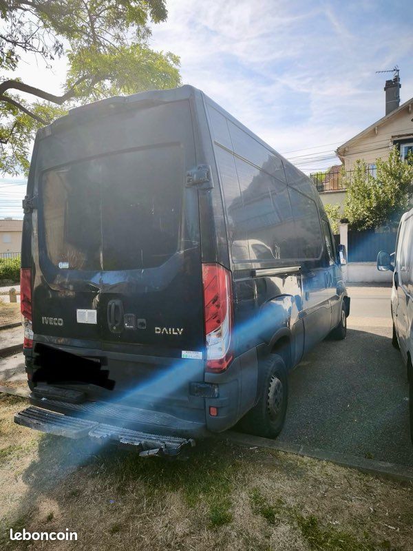 IVECO 35s16 2017 176000km (image 2)