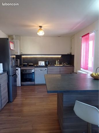 Appartement T4, 75 m² deuxième étage. St Pierre